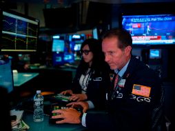 En la jornada de este lunes destacaron las caídas de firmas tecnológicas clave como Alphabet, Amazon, Microsoft o Meta. AFP/ARCHIVO