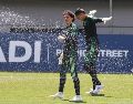 (260622) -- CIUDAD DE MEXICO, 22 junio, 2026 (Xinhua) -- Los guardametas Guillermo Ochoa (i) y Raúl Rangel (d), de la selección nacional mexicana de fútbol, participan en una sesión de entrenamiento, en el Centro de Alto Rendimiento de la Federación Mexicana de Fútbol, en la Ciudad de Mexico, capital de Mexico, el 22 de junio de 2026. (Xinhua/Francisco Cañedo) (fc) (rtg) (ah) (ce)