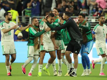 Los africanos remontaron en la segunda mitad y se colocaron nuevamente en la pelea por avanzar de ronda. EFE/ M. Gutierrez.