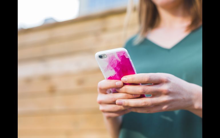 Ponerle una SIM extranjera a tu celular mexicano no garantiza que el servicio pueda mantenerse de manera permanente. ESPECIAL/PEXELS