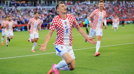 Ante Budimir aprovechó una acción dentro del área para enviar el balón al fondo de las redes y darle la ventaja a Croacia. EFE/ Bienvenido Velasco