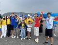 Flavio Desabre, junto con hermanos y amigos, un grupo de franceses, vinieron desde Francia exclusivamente para ver a la Selección del Congo. EL INFORMADOR / L. ASCANIO