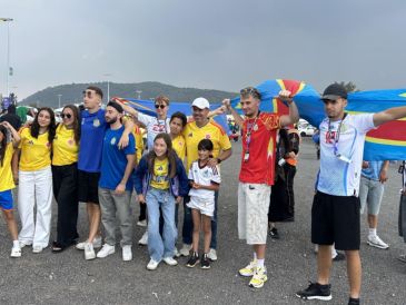 Flavio Desabre, junto con hermanos y amigos, un grupo de franceses, vinieron desde Francia exclusivamente para ver a la Selección del Congo. EL INFORMADOR / L. ASCANIO