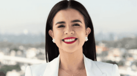 Isaura Amador señaló que la legislación electoral vigente permite que tanto mujeres como hombres busquen la candidatura del municipio. FACEBOOK / ISAURA AMADOR