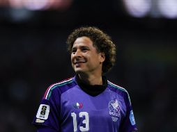 Guillermo Ochoa portó el parche Legacy, destinado a jugadores que han participado en cinco o más Copas del Mundo. XINHUA/F. Cañedo