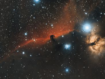 La presencia de un campo magnético puede influir en la evolución de un planeta, ya que, al modular la interacción entre el viento estelar y la atmósfera planetaria, condiciona procesos relacionados con su habitabilidad. Unsplash
