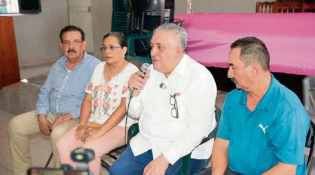 El ex perredista Guadalupe Acosta Naranjo, es el dirigente nacional de Somos Mx, uno de los nuevos partidos políticos avalados por el INE. ESPECIAL