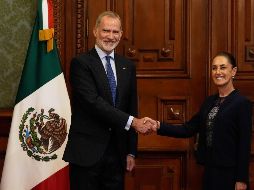 Claudia Sheinbaum y Felipe VI durante su encuentro en la Ciudad de México,  donde pactaron el fortalecimiento de la relación bilateral. El monarca asistirá hoy al partido entre España y Uruguay en el Estadio Guadalajara. AP/M. Ugarte