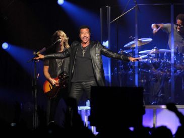 Dos fechas del tour fueron reprogramadas mientras el equipo del artista confirmó que continúa en recuperación. NOTIMEX/ARCHIVO