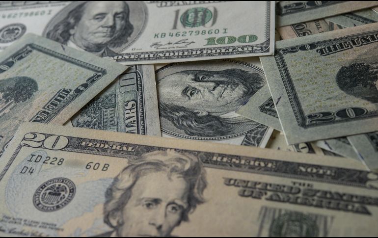 Durante las últimas dos jornadas, el dólar ha mostrado una tendencia descendente frente al peso, reflejando una mayor fortaleza de la moneda mexicana en el corto plazo. FREEPIK