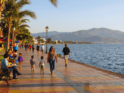 Este sábado es el momento ideal para redescubrir el Lago de Chapala. ESPECIAL / CANVA