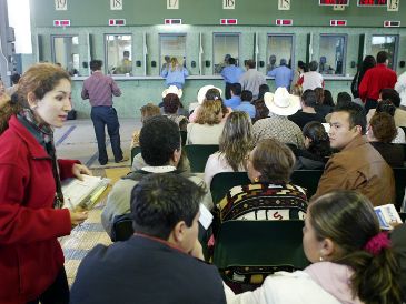 Si planeas sacar tu visa en los próximos días, acá te tenemos el tabulador de precios oficial actualizado. EL INFORMADOR/ARCHIVO