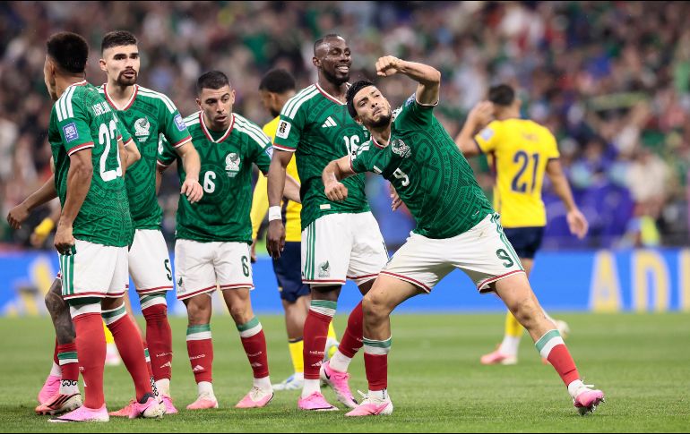 Raúl Jiménez tiene 47 goles oficiales con la selección mexicana. EFE/J. Méndez