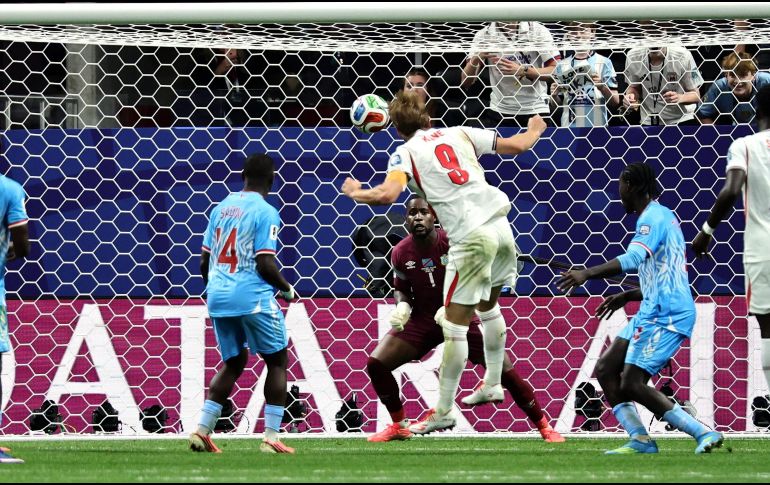 Harry Kane se echó a su espalda a la Selección de Inglaterra y marcó los dos goles en el tramo final del partido con los que le dieron la vuelta al Congo, que puso fin a un recorrido de ensueño en el Mundial 2026. EFE / R. Wittek