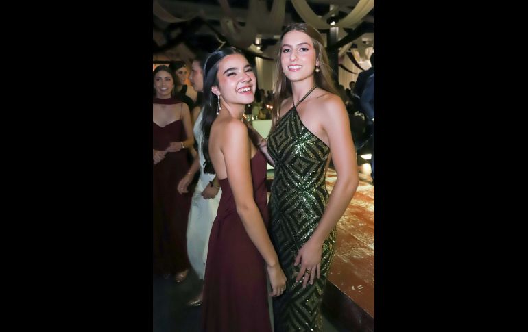 Jimena Gómez y Camila García. GENTE BIEN JALISCO / Graduación del Colegio Los Altos