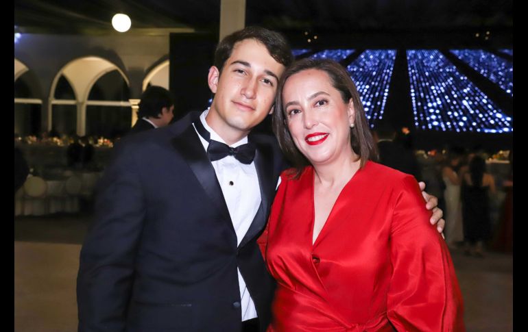 Andrés Durán y María Nieves Flores. GENTE BIEN JALISCO / Graduación de la Generación 2026