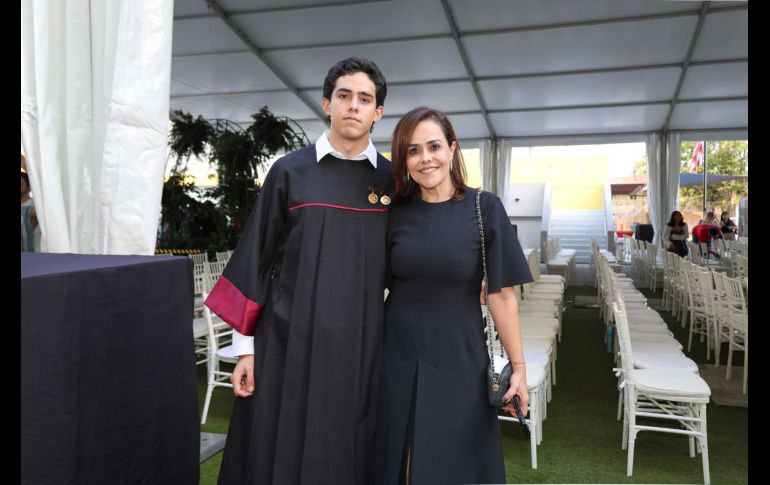 Alejandro Navarro Espinosa y Lucia Espinosa. GENTE BIEN JALISCO / Revista del 3 de julio 2026