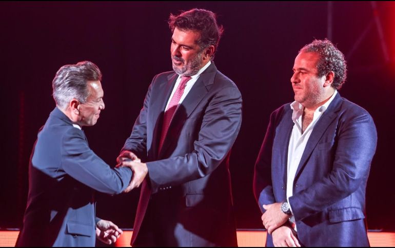 El gobernador de Jalisco, Pablo Lemus subrayó que uno de los aspectos más importantes de esta transición era que el club quedara en manos de propietarios comprometidos con su desarrollo. EL INFORMADOR / A. NAVARRO