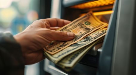 A México llegaron 520 millones de dólares más que los 24.588 millones de dólares recibidos en los primeros cinco meses de 2025, detalló Banxico. FREEPIK
