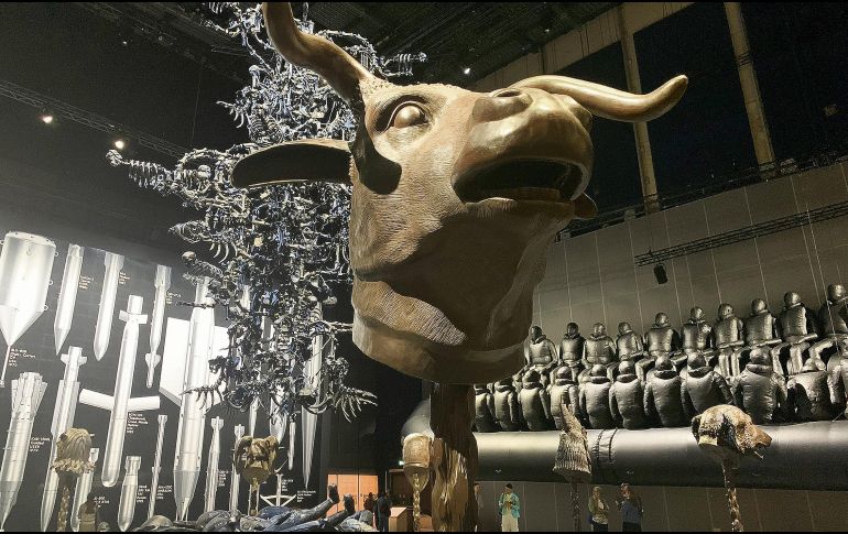 Ai Weiwei reúne en “Button Up!” algunas de sus piezas más emblemáticas y nuevas creaciones realizadas especialmente para esta exposición en Mánchester. EFE