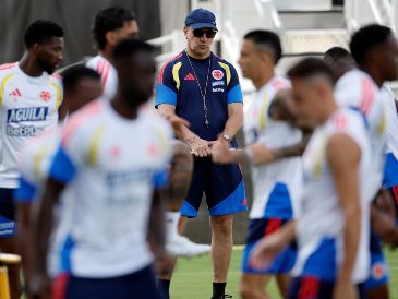 La selección colombiana entrena en Miami antes de su juego contra Ghana. EFE/A. Estévez