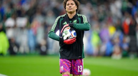 El histórico portero mexicano documentó con su teléfono celular el momento exacto de su divertida travesura nocturna, la cual demostró una vez más el ambiente de camaradería que existe entre los seleccionados mexicanos. IMAGO7