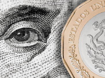 Considera que la cotización del dólar frente al péso mexicano fluctúa a lo largo del día debido a los factores de oferta-demanda. ESPECIAL/Canva