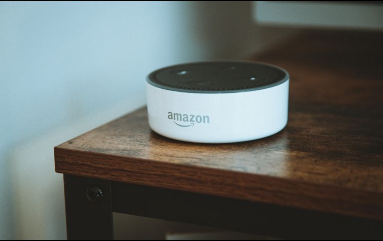 Una de las primeras configuraciones que deberías ajustar en tu Amazon Echo Dot es la calidad de sonido. UNSPLASH / N. J LECLERCQ