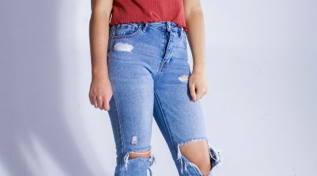En su edición de julio de 2026, Profeco publicó un exhaustivo análisis de los pantalones de mezclilla que no pierden color. UNSPLASH / D. WALKER