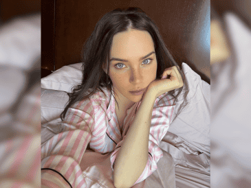 Lejos de engancharse en la polémica, Belinda reaccionó a las críticas compartiendo en sus redes sociales una serie de fotografías en pijama con un estilo sensual. ESPECIAL/ Facebook/ Belinda