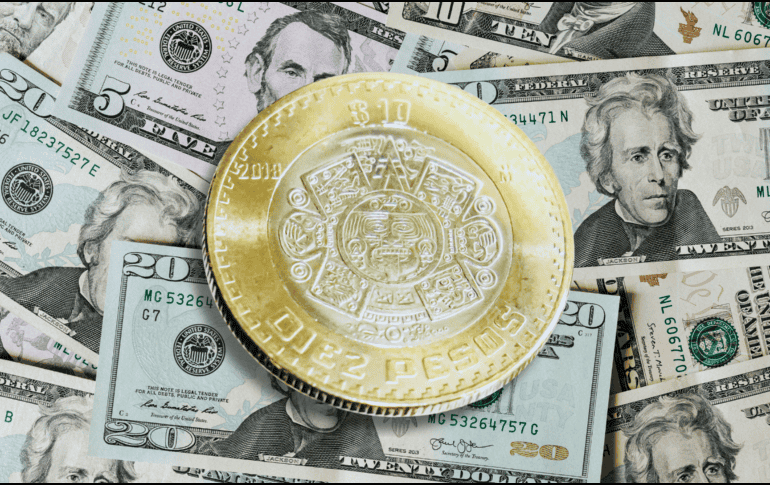 El cierre de la semana del 29 de junio al 3 de julio dejó un balance optimista para el peso mexicano frente al dólar. ESPECIAL / CANVA
