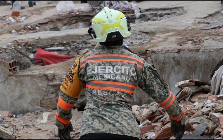 Personal de las Fuerzas Armadas de México se apresta a apoyar en las tareas de auxilio a la población afectada en La Guaira y otras regiones venezolanas. EFE/R. Martínez