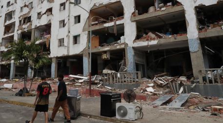 El Gobierno venezolano intenta acelerar los trabajos de retirada de escombros y evalúa los daños causados en las infraestructuras tras el doble terremoto. EFE/R. Martínez