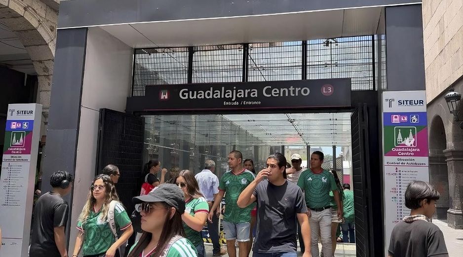 Además de las líneas 1, 2 y 3 del Tren Ligero, Mi Macro Periférico también estará operando hasta medianoche. ESPECIAL/Siteur