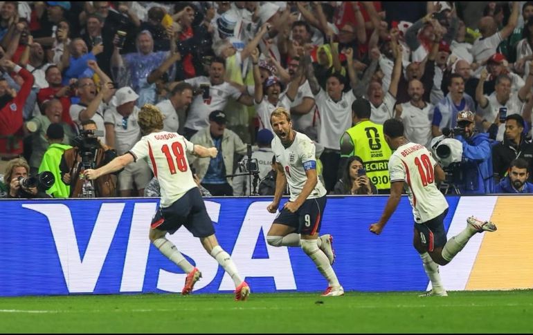 El Tricolor rozó la remontada ante un rival con diez hombres, pero el sueño mundialista terminó en casa. EL INFORMADOR/ A. NAVARRO.