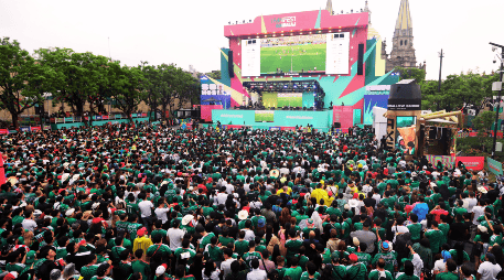 Verónica Delgadillo habría estado supervisando la jornada del festival futbolístico desde el Centro de Mando del C5 Guadalajara, ubicado en Los Arcos. ESPECIAL/Ayuntamiento de Guadalajara