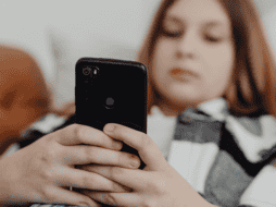 Las autoridades universitarias sugieren a los padres de familia y a las instituciones educativas la adopción de estrategias prácticas de control ambiental. ESPECIAL/Canva