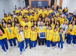Pablo Lemus reconoció a la delegación campeona de la Olimpiada Nacional CONADE 2026 y anunció el aumento de incentivos para atletas y entrenadores. CORTESÍA.