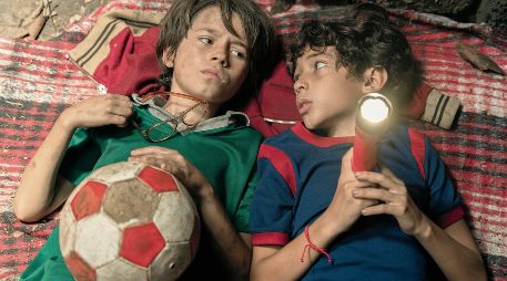 Yago Andreu y Aldo Emiliano Navarro construyen el corazón emocional de la serie a través de una amistad que desafía el miedo. CORTESÍA