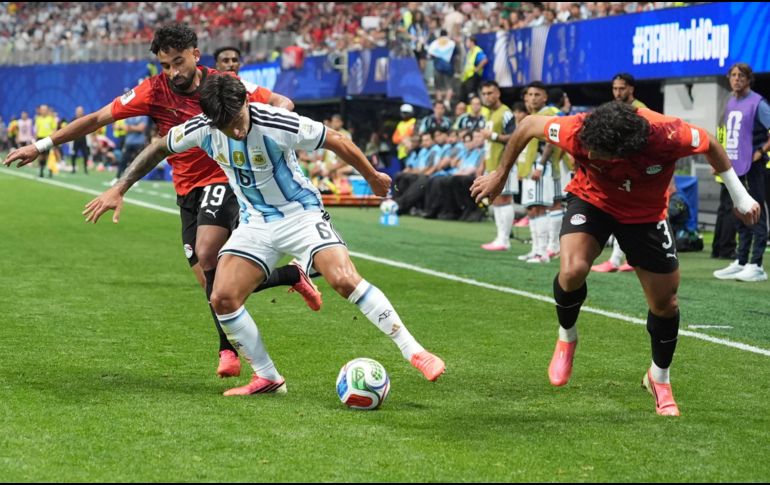 Uno de los principales reclamos es el gol anulado a Egipto al inicio del segundo tiempo por una supuesta falta previa en la jugada. EFE / A. Boal