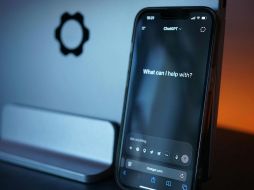 El nuevo modelo de voz de ChatGPT que elimina las conversaciones robóticas y mejora la interacción con respuestas más naturales y personalizadas. CANVA
