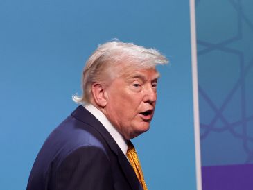 Donald Trump confirmó ante la OTAN que la medida de alto el fuego con Teherán llegó a su fin. EFE/F. Singer