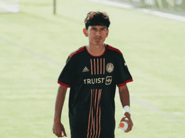Zúñiga, de 18 años, llega como agente libre tras formar parte de la academia del conjunto de la MLS. X/@CLMerlo