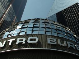 Con el movimiento negativo de este miércoles, el mercado mexicano registra una caída del 0.54 % en el arranque de julio. AFP/ARCHIVO
