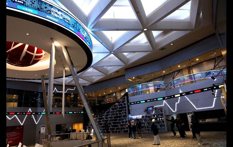Este jueves resaltaron las pérdidas de las emisoras América Móvil, Banco del Bajío, Grupo Carso, Vesta y Arca Continental. EFE/M. Irham