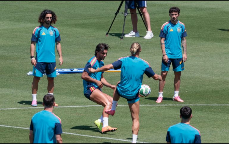 Jugadores de España durante el entrenamiento en la víspera del juego de cuartos de final contra Bélgica. EFE/ Lavandeira Jr