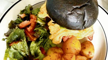 Disfruta de un desayuno muy peculiar y delicioso en Black Soul. ESPECIAL