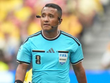 El salvadoreño Iván Barton dirigirá su cuarto partido en el Mundial. EFE