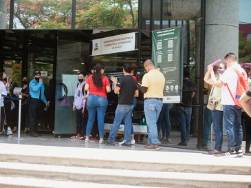 El SAT fortalece su atención gracias a la colaboración con autoridades federales y locales, lo que permite acercar trámites a más poblaciones. EL INFORMADOR/ARCHIVO