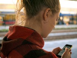 Debido a la gran cantidad de información que recibimos a diario en el celular, es posible que en este se acumule lo que expertos llaman 